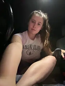 Snapshot of Ivybluexox chatting on 11/05/25, 09:26 Ivybluexox online show from 11/05/25, 09:26