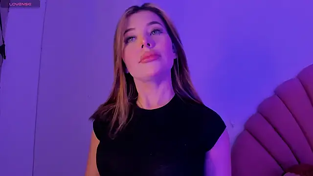 Snapshot of nicol_gw7 chatting on 10/15/25, 04:56 nicol gw7 online show from 10/15/25, 04:56