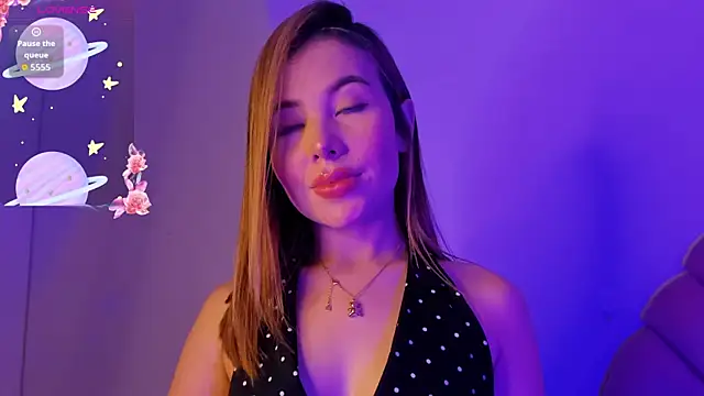 Snapshot of nicol_gw7 chatting on 10/27/25, 04:05 nicol gw7 online show from 10/27/25, 04:05