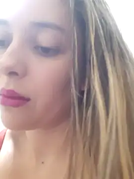 Snapshot of lindsay-rosee chatting on 10/01/25, 01:39 lindsay-rosee online show from 10/01/25, 01:39