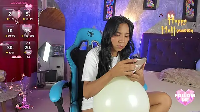 Snapshot of Lauren_smiles chatting on 11/04/25, 04:00 Lauren smiles online show from 11/04/25, 04:00