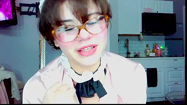 Snapshot of LunaMilav chatting on 09/27/25, 02:27 LunaMilav online show from 09/27/25, 02:27