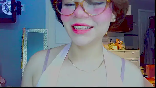 Snapshot of LunaMilav chatting on 09/28/25, 04:18 LunaMilav online show from 09/28/25, 04:18