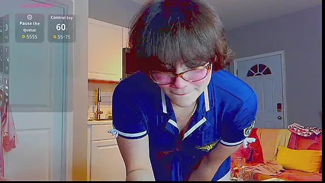 Snapshot of LunaMilav chatting on 10/02/25, 03:13 LunaMilav online show from 10/02/25, 03:13