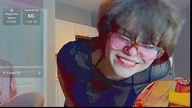 Snapshot of LunaMilav chatting on 10/03/25, 01:57 LunaMilav online show from 10/03/25, 01:57