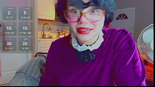 Snapshot of LunaMilav chatting on 10/04/25, 02:31 LunaMilav online show from 10/04/25, 02:31