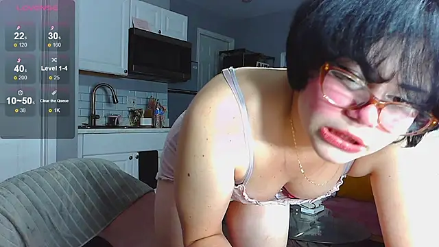 Snapshot of LunaMilav chatting on 10/08/25, 02:53 LunaMilav online show from 10/08/25, 02:53