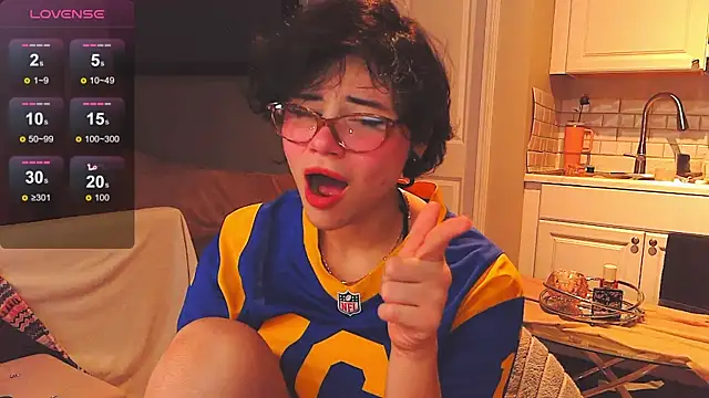 Snapshot of LunaMilav chatting on 10/22/25, 12:22 LunaMilav online show from 10/22/25, 12:22