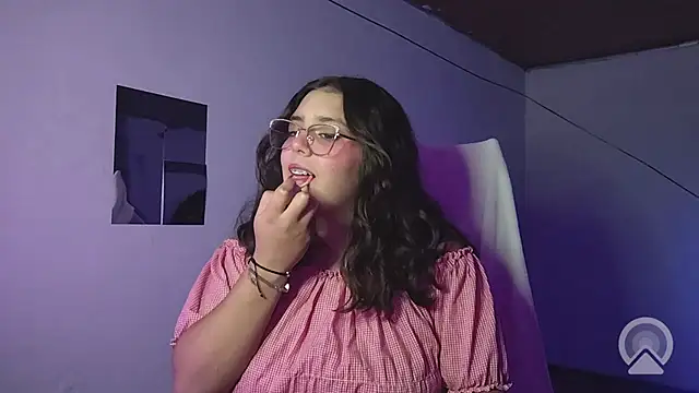 Pao Ly online show from 07/17/26, 11:42