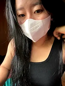 Snapshot of violet-00 chatting on 09/25/25, 12:47 violet-00 online show from 09/25/25, 12:47