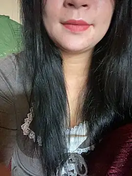 Snapshot of violet-00 chatting on 09/26/25, 02:04 violet-00 online show from 09/26/25, 02:04