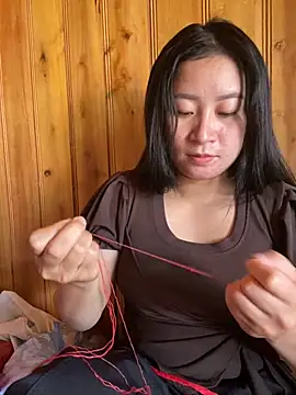 Snapshot of violet-00 chatting on 10/10/25, 05:06 violet-00 online show from 10/10/25, 05:06