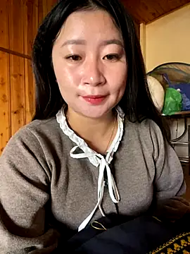 Snapshot of violet-00 chatting on 10/27/25, 12:26 violet-00 online show from 10/27/25, 12:26