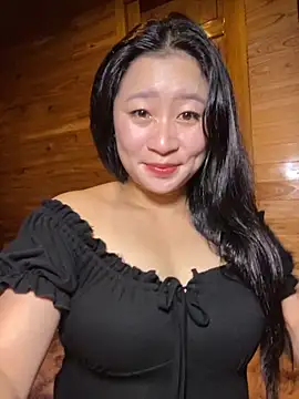 Snapshot of violet-00 chatting on 11/07/25, 01:00 violet-00 online show from 11/07/25, 01:00