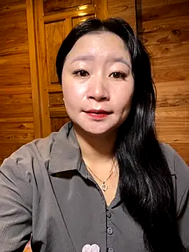 Snapshot of violet-00 chatting on 11/10/25, 01:59 violet-00 online show from 11/10/25, 01:59