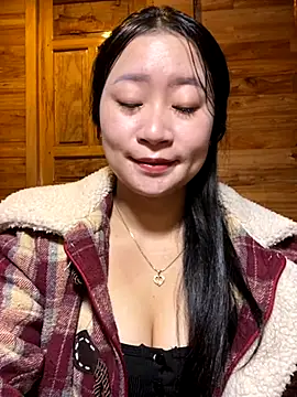 Snapshot of violet-00 chatting on 11/19/25, 01:49 violet-00 online show from 11/19/25, 01:49