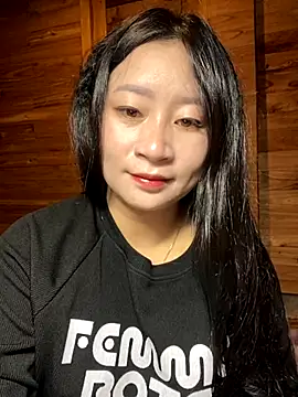 Snapshot of violet-00 chatting on 11/23/25, 01:38 violet-00 online show from 11/23/25, 01:38