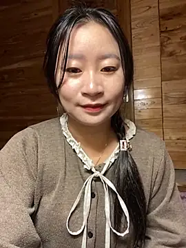 Snapshot of violet-00 chatting on 11/26/25, 01:39 violet-00 online show from 11/26/25, 01:39