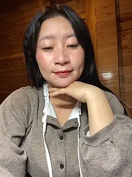 Snapshot of violet-00 chatting on 12/01/25, 01:05 violet-00 online show from 12/01/25, 01:05