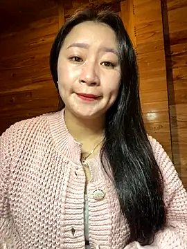 Snapshot of violet-00 chatting on 12/15/25, 01:32 violet-00 online show from 12/15/25, 01:32