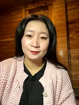Snapshot of violet-00 chatting on 12/16/25, 12:04 violet-00 online show from 12/16/25, 12:04