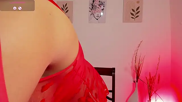 Snapshot of Lauraricci__ chatting on 09/24/25, 06:33 Lauraricci online show from 09/24/25, 06:33