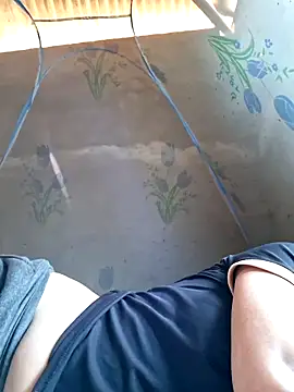 Snapshot of xuxulovezz chatting on 10/08/25, 05:16 xuxulovezz online show from 10/08/25, 05:16