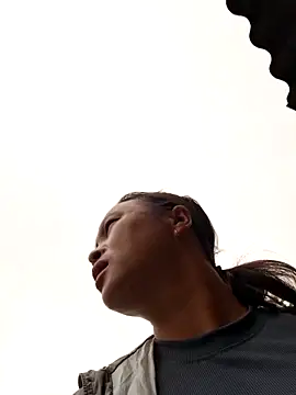 Snapshot of xuxulovezz chatting on 10/09/25, 12:19 xuxulovezz online show from 10/09/25, 12:19