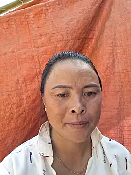 Snapshot of xuxulovezz chatting on 10/10/25, 03:16 xuxulovezz online show from 10/10/25, 03:16