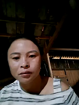 Snapshot of xuxulovezz chatting on 10/13/25, 11:49 xuxulovezz online show from 10/13/25, 11:49