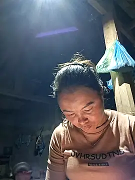 Snapshot of xuxulovezz chatting on 10/15/25, 12:27 xuxulovezz online show from 10/15/25, 12:27