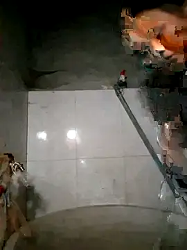 Snapshot of xuxulovezz chatting on 10/21/25, 11:33 xuxulovezz online show from 10/21/25, 11:33