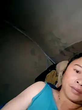 Snapshot of xuxulovezz chatting on 10/21/25, 11:38 xuxulovezz online show from 10/21/25, 11:38