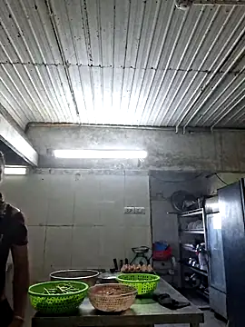 Snapshot of xuxulovezz chatting on 10/30/25, 01:51 xuxulovezz online show from 10/30/25, 01:51