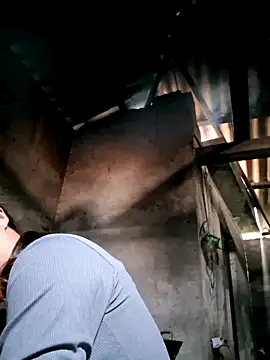 Snapshot of xuxulovezz chatting on 11/05/25, 05:18 xuxulovezz online show from 11/05/25, 05:18