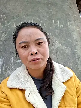 Snapshot of xuxulovezz chatting on 11/06/25, 12:44 xuxulovezz online show from 11/06/25, 12:44