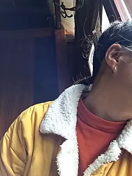 Snapshot of xuxulovezz chatting on 11/08/25, 01:39 xuxulovezz online show from 11/08/25, 01:39