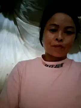 Snapshot of xuxulovezz chatting on 07/28/26, 03:21 xuxulovezz online show from 07/28/26, 03:21