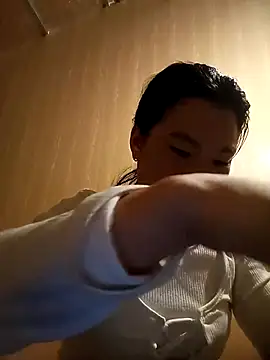 Snapshot of Suny_babyy chatting on 10/25/25, 05:19 Suny babyy online show from 10/25/25, 05:19