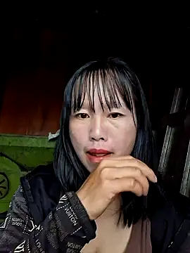 Snapshot of helenzz chatting on 09/30/25, 12:59 helenzz online show from 09/30/25, 12:59