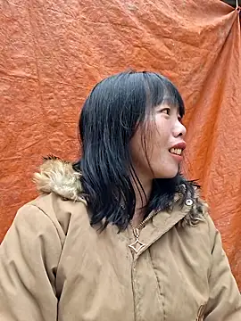 Snapshot of helenzz chatting on 10/01/25, 01:22 helenzz online show from 10/01/25, 01:22