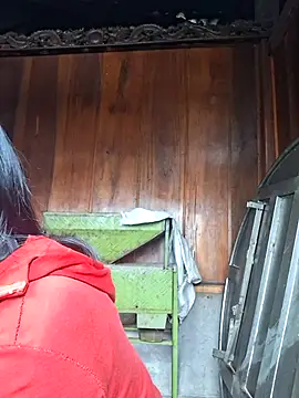 Snapshot of helenzz chatting on 10/07/25, 12:30 helenzz online show from 10/07/25, 12:30