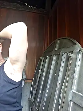 Snapshot of helenzz chatting on 10/08/25, 05:16 helenzz online show from 10/08/25, 05:16