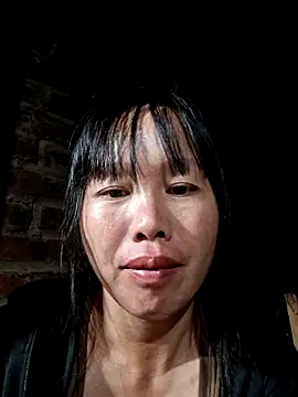 Snapshot of helenzz chatting on 10/13/25, 12:27 helenzz online show from 10/13/25, 12:27