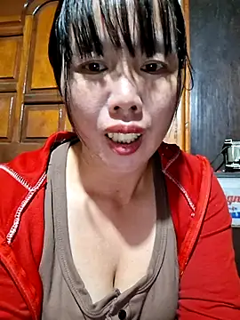 Snapshot of helenzz chatting on 10/19/25, 01:23 helenzz online show from 10/19/25, 01:23