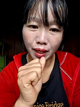 Snapshot of helenzz chatting on 10/20/25, 01:50 helenzz online show from 10/20/25, 01:50