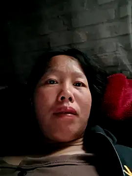 Snapshot of helenzz chatting on 10/25/25, 12:29 helenzz online show from 10/25/25, 12:29