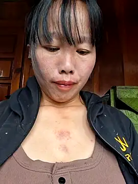 Snapshot of helenzz chatting on 10/26/25, 05:35 helenzz online show from 10/26/25, 05:35