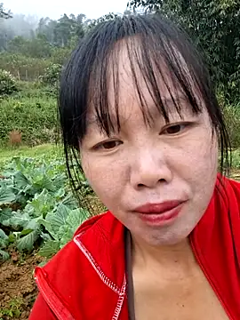 Snapshot of helenzz chatting on 10/29/25, 12:57 helenzz online show from 10/29/25, 12:57