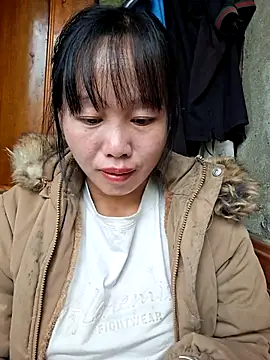 Snapshot of helenzz chatting on 11/02/25, 12:57 helenzz online show from 11/02/25, 12:57